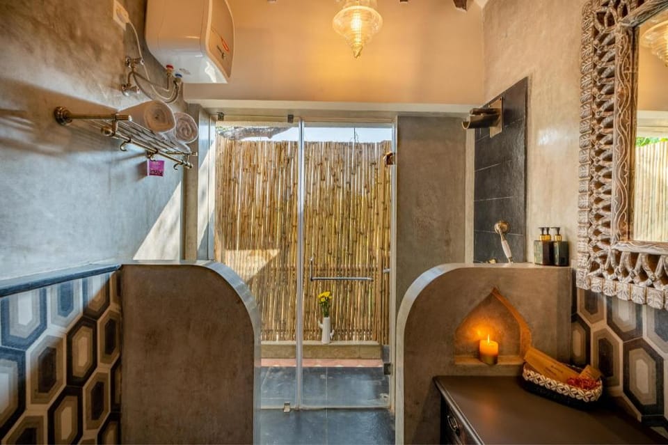 ELIVAAS 4 BHK with Pvt Pool & Media Room - Samukha by Aranayam Vacation rental in Goa, India