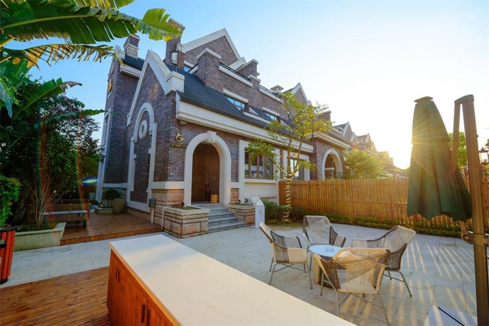 British-Style Villa - 3-Room (Mahjong, kitchen) Villa in Guangzhou