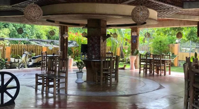 Greenhut Pension & Bar Hotel in Central Visayas