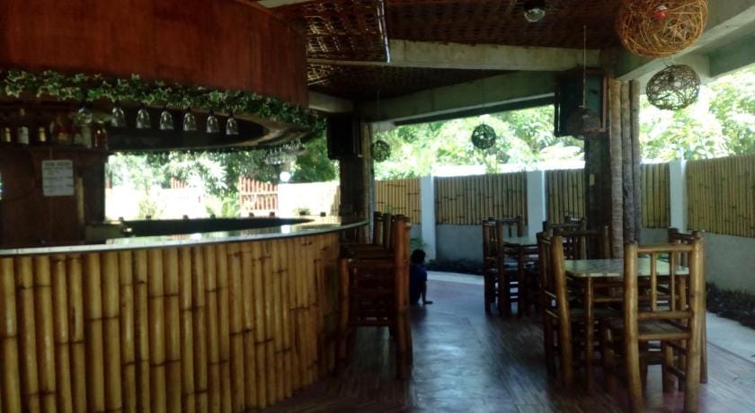 Greenhut Pension & Bar Hotel in Central Visayas