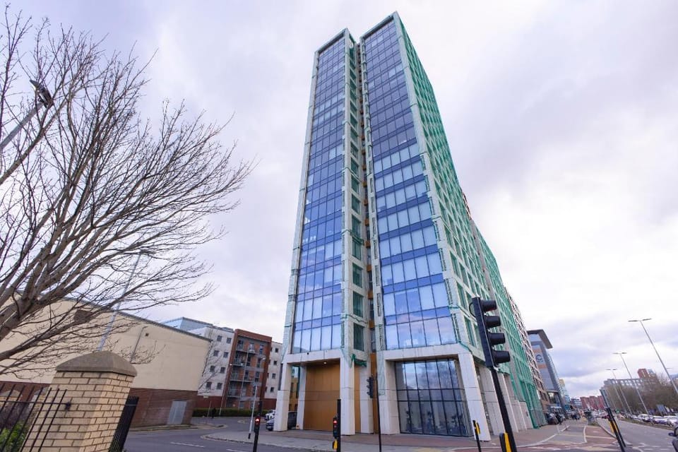 Quayside Penthouse 2 Bedroom Ensuite Man. United Apartment in Salford