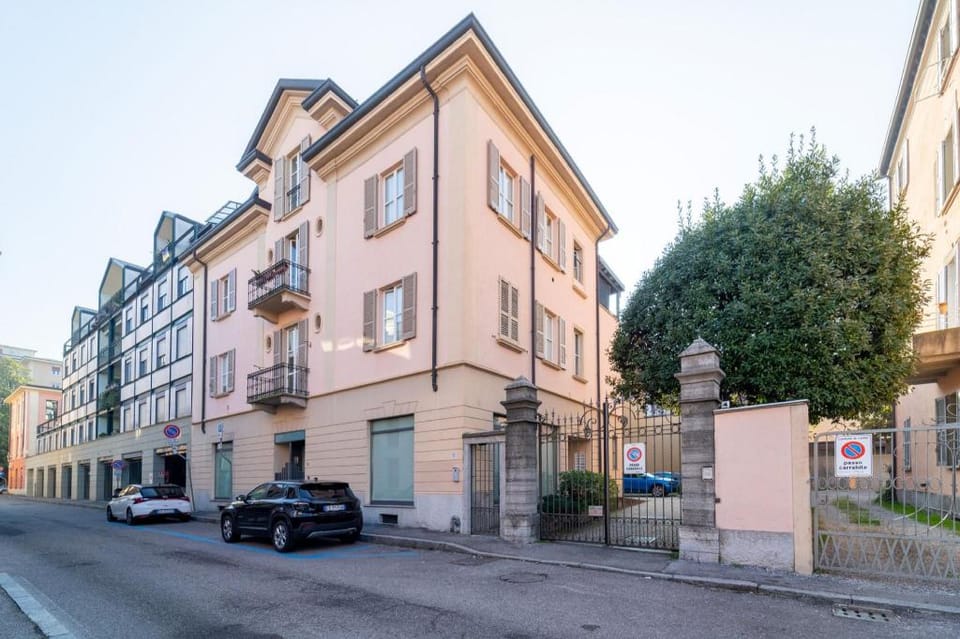 Gerbett Apartment with Terrace by Wonderful Italy Apartment in Como
