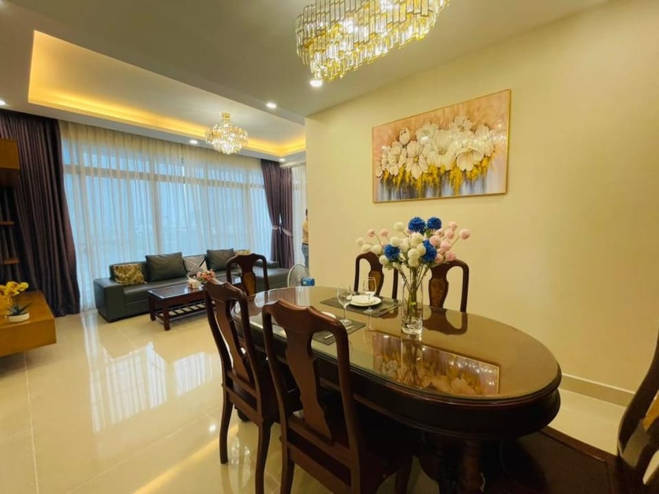 AlaHome 3BR Starhill Apartment in Ho Chi Minh City