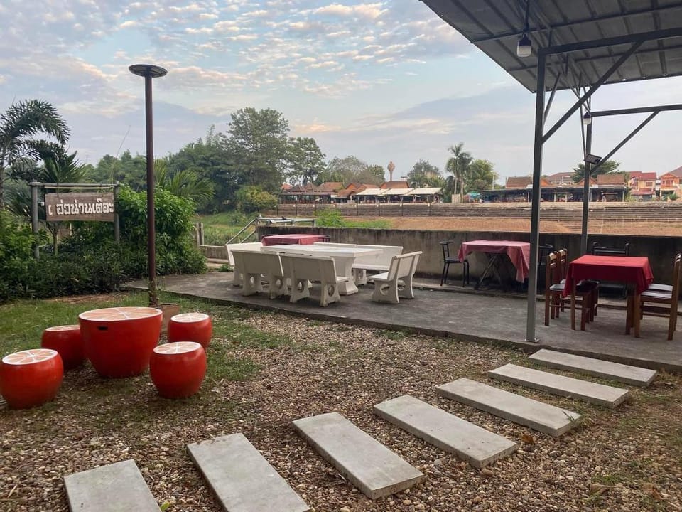 จอมเมือง Motel Apartment in Laos
