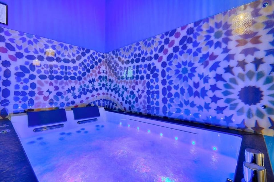 luxury Jardin Majorelle Jacuzzi proche paris orly Apartment in Île-de-France