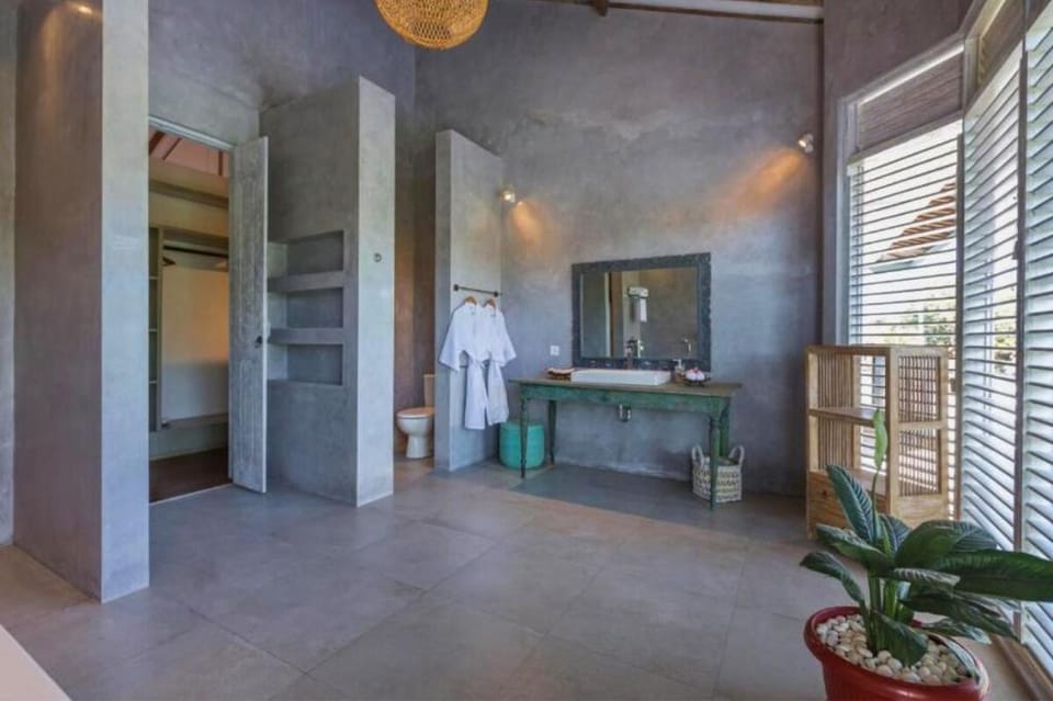Grand Dineshcara 5 BR Private Pool Villa ZN56 Villa in Kuta Selatan