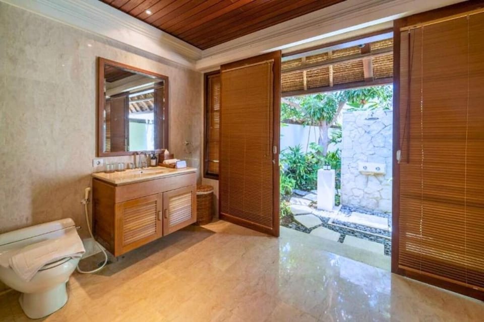 Swanky Sky Blue 3 BR Private Pool Villa ZN45 Villa in Kuta Selatan