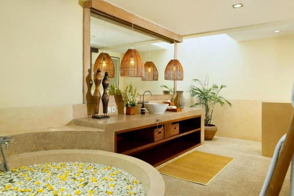Charmaine 5 BR Private Pool Villa ZN38 Villa in Kuta Selatan