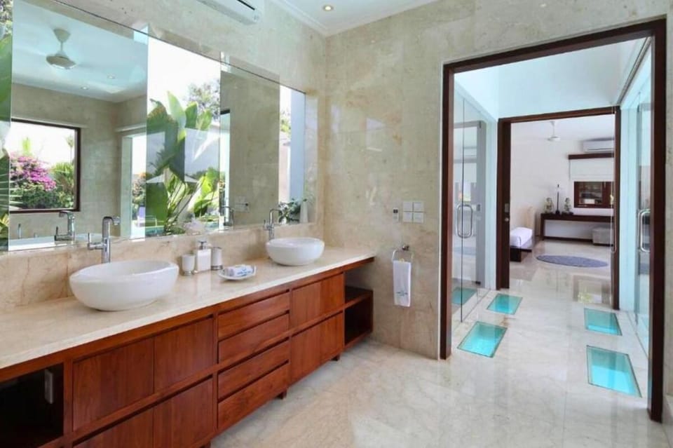 Castle Guinevere 5 BR Private Pool Villa ZN36 Villa in Kuta Selatan