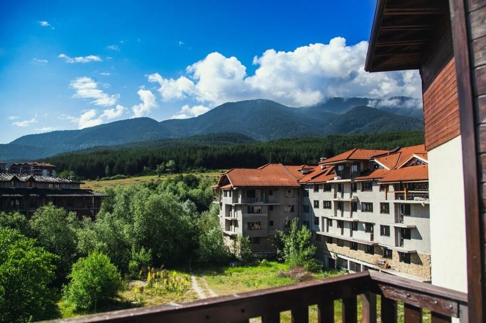 Cozy apartment next to the forest and the gondola Apartment in Bansko