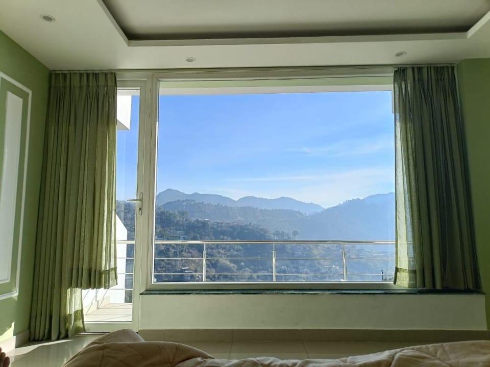 Fabulous sunrise view Apartment in Himachal Pradesh