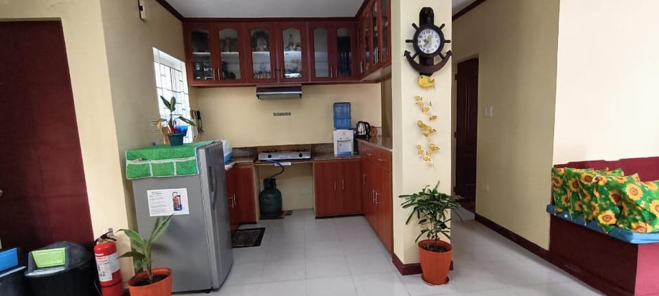 THE EQUINOX TRANSIENT HOME - Baguio Apartment in Baguio
