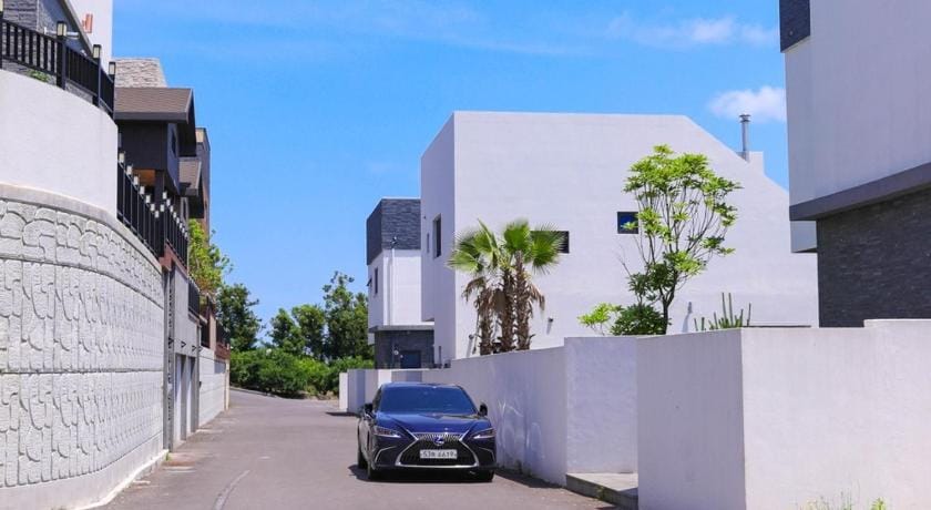 Jeju Sky Castle Pool Villa Bed and Breakfast in South Korea