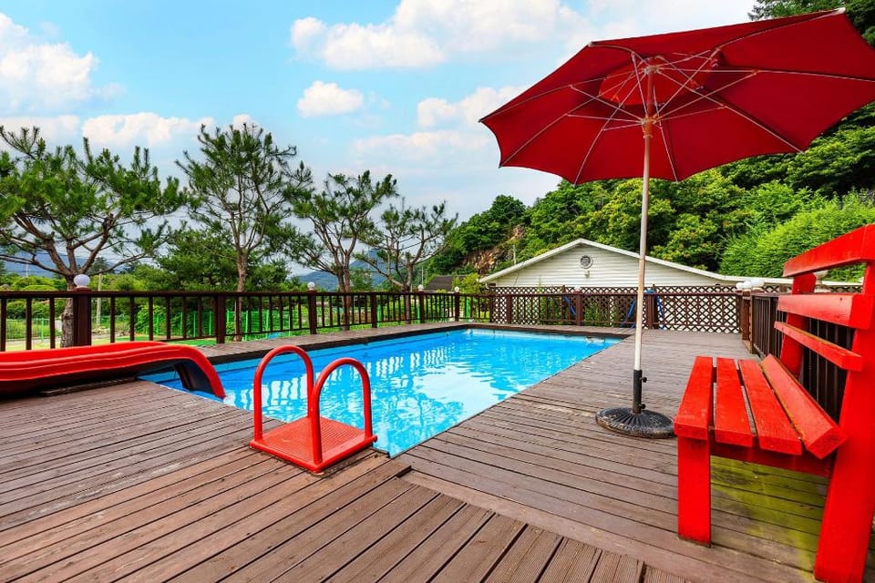Gapyeong Funny Mungmung rosepet brunch Bed and Breakfast in Gyeonggi-do