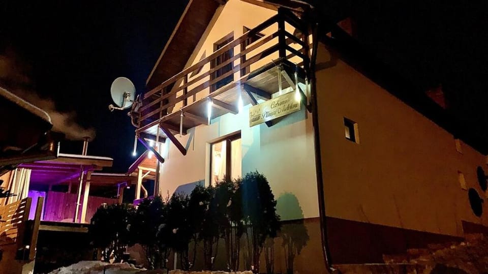 Cozy cabin in a quiet area with a lovely hot tub Vacation rental in Cluj County