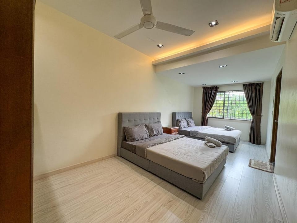 Harmony House w/Karaoke @ Taman OUG KL by Iconique Vacation rental in Federal Territory of Kuala Lumpur