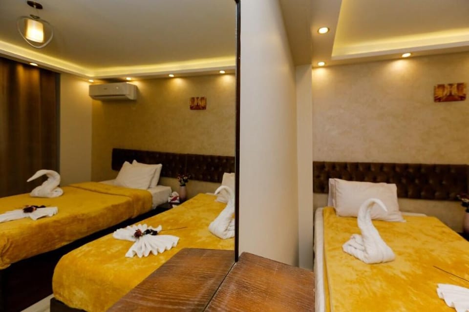 Royalty Peak: A Lavish Getaway with Pyramid Views Vacation rental in Egypt