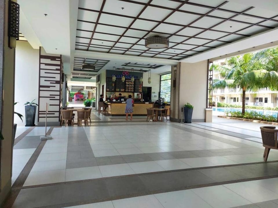 Cozy 1BR Condo unit w/ Wi-fi+Netflix Apartment in Las Pinas