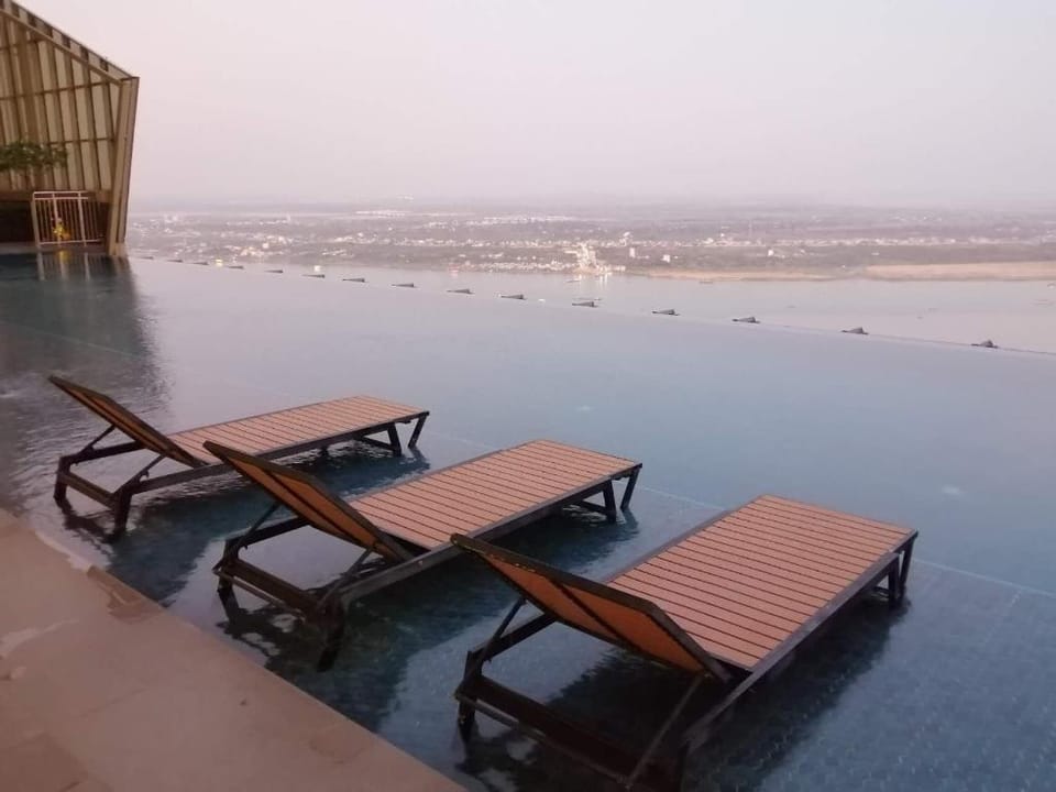Hayden 3BR Apartment @ The Peak Apartment in Phnom Penh Province