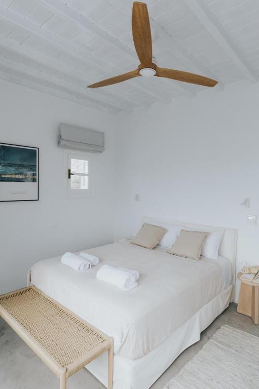 myMykonos II beachfront villa Villa in Mykonos, Mikonos 846 00, Greece