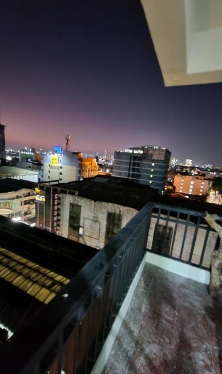JolliHive Backpackers Co-Living Space for women Apartment in Pasig