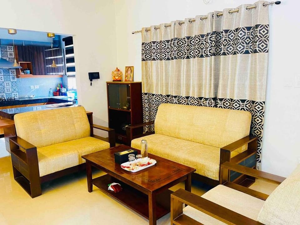 4 Room Luxurious Villa (1 km from Expo Mart) Villa in Noida