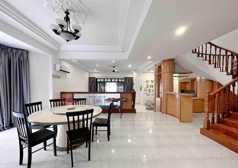 Kempas Spacious KTV Gather 25pax Vacation rental in Johor Bahru