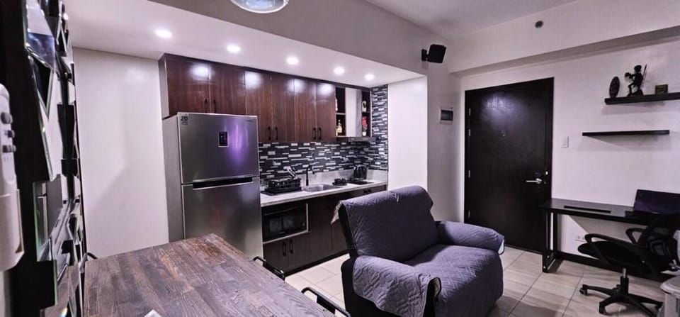Black Diamond Suite, karaoke Apartment in Pasay