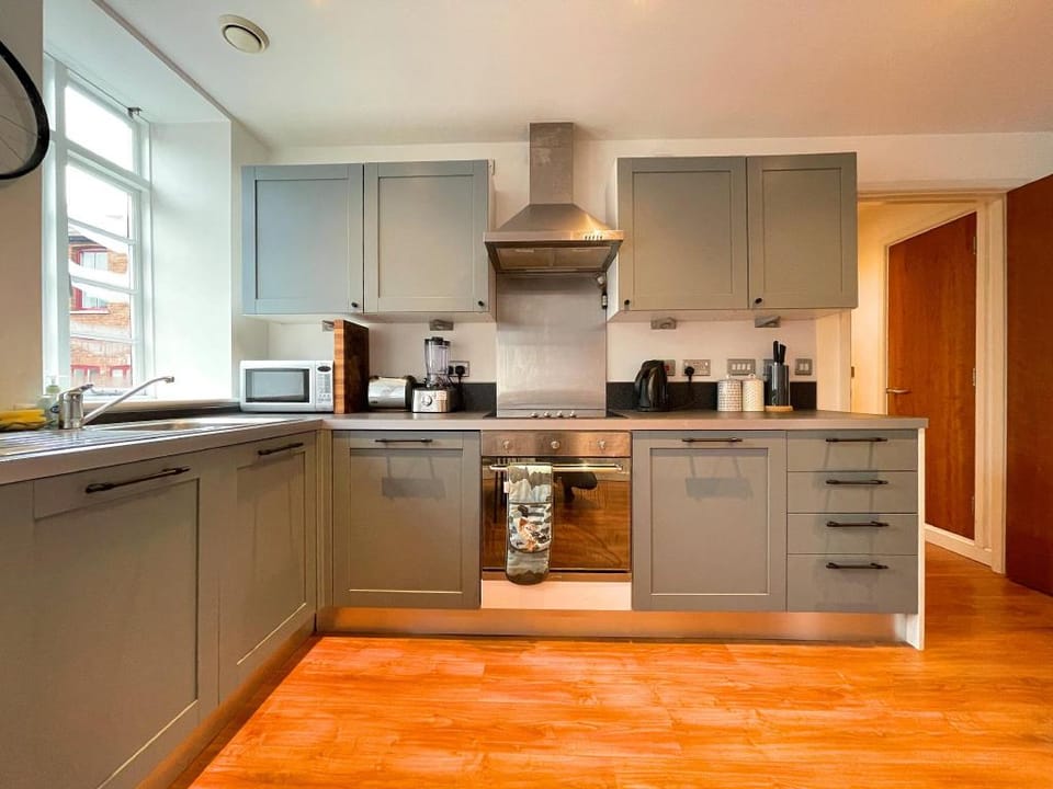 Central 2-Bedroom Retreat | Sleeps 4 Apartment in Sheffield