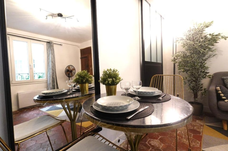 Cosy flat in Le Marais  Apartment in Paris