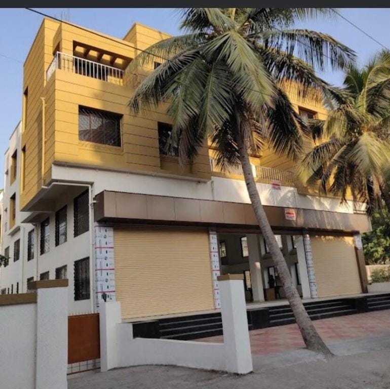 Affordable 2 BHK with 3 Queen Size Bed Free Wi Fi  Apartment in Pune