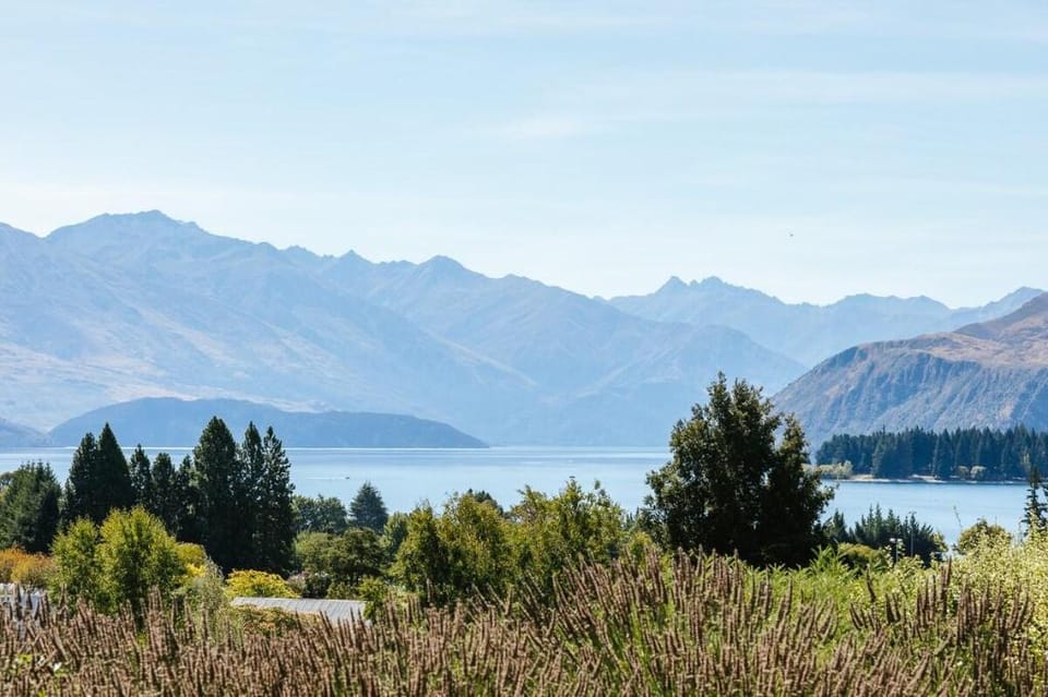 Bullock Creek Chalet | Lake views | Close to town Vacation rental in Wanaka