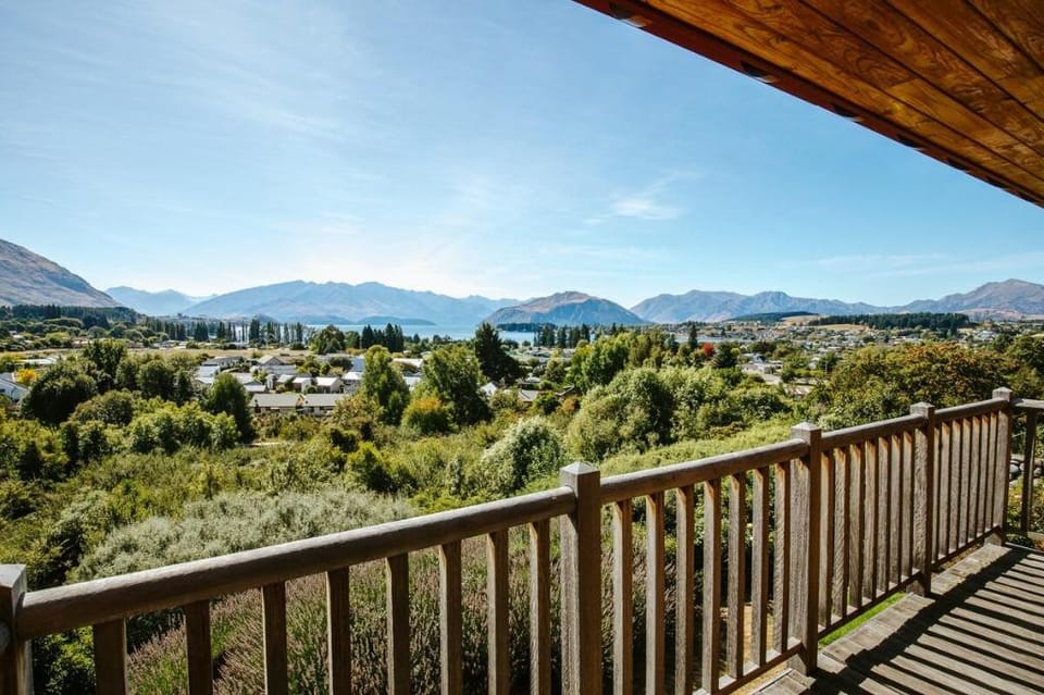 Bullock Creek Chalet | Lake views | Close to town Vacation rental in Wanaka