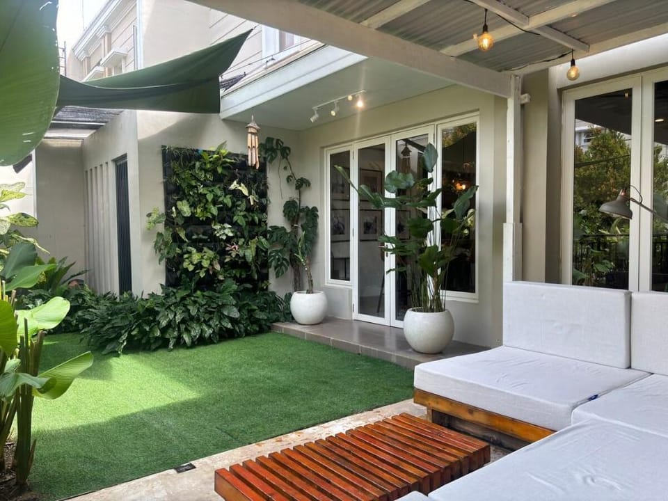 Cozy Botanical Garden House Vacation rental in Riau Islands, Indonesia