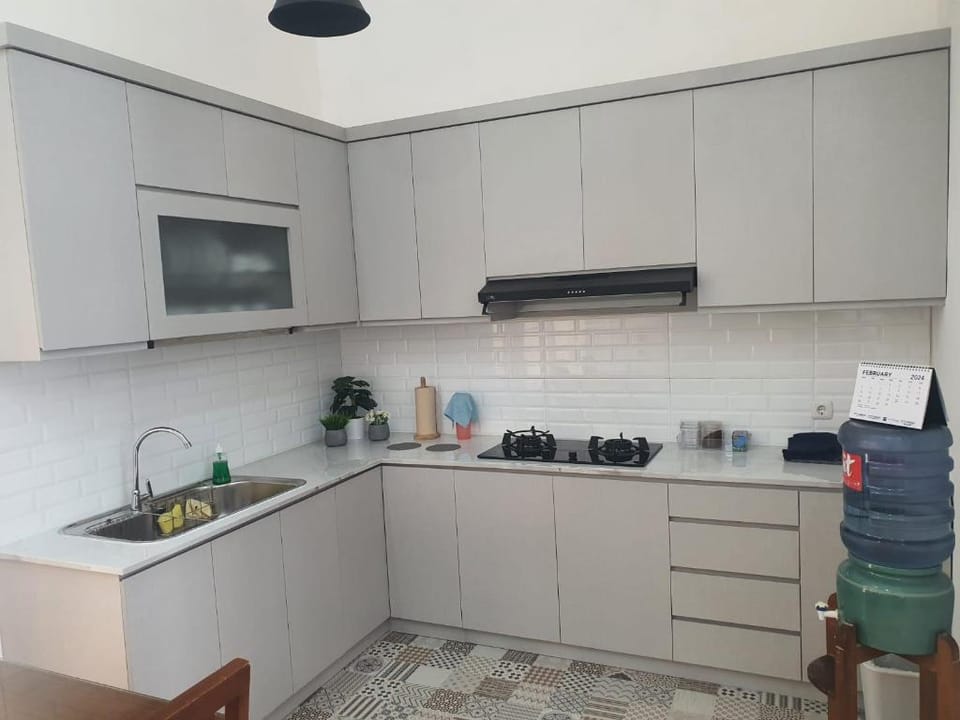 Cemara Homestay- 5 minutes from Jagorawi Toll Gate Vacation rental in West Java