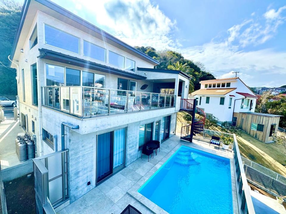 Villa Sea-Esta Luxury Pool Villa 2024, max 12 ppl Villa in Shizuoka Prefecture