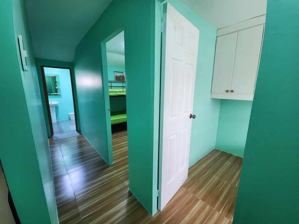 Divine's Cabin, Fully Airconditioned! Vacation rental in Angeles