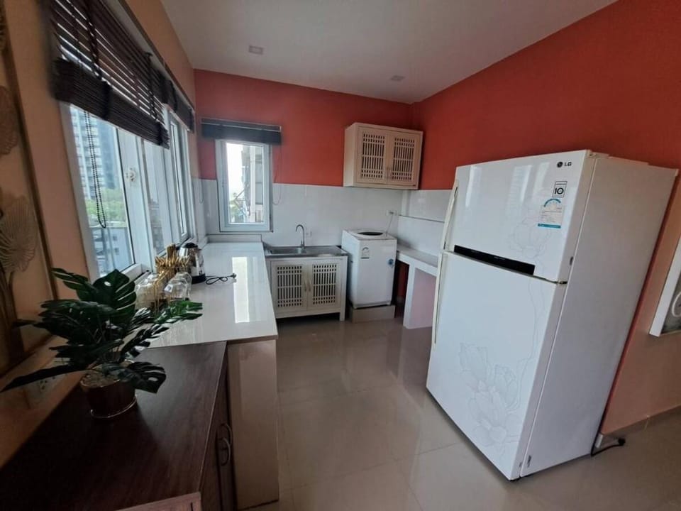 Phra Tamnak Hill Apartments Apartment in Pattaya City
