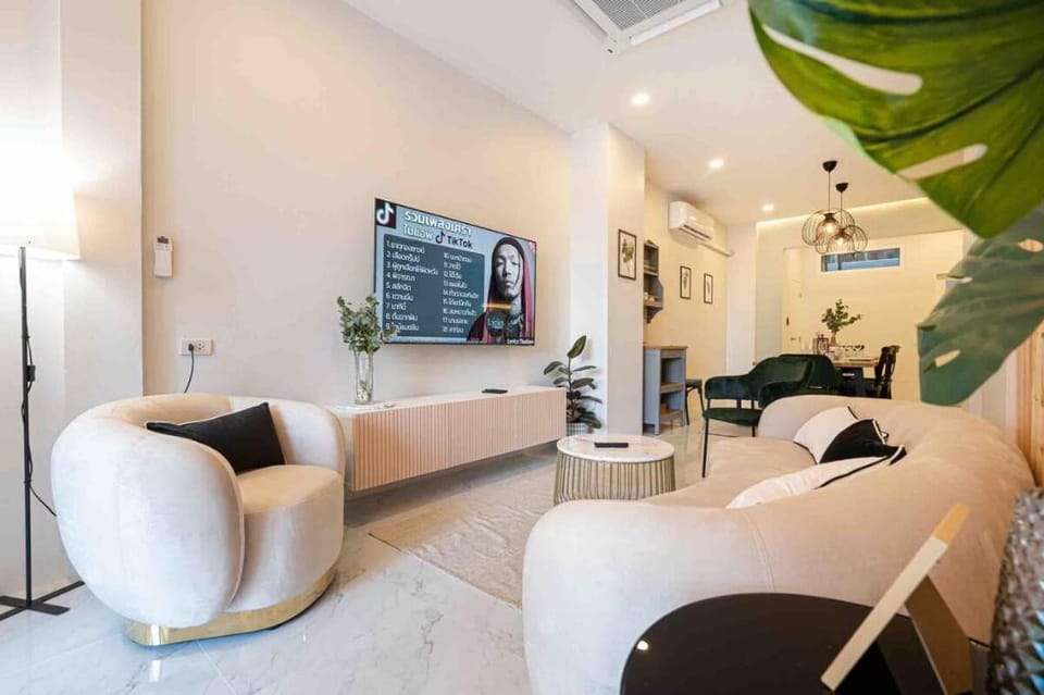 Patong Private Modern Home 4BR Vacation rental in Patong