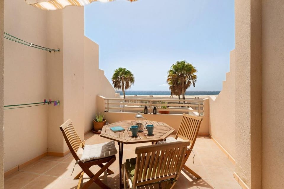 Dplex La Tejita Beach Apartment in Abona