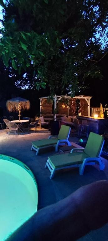 Family house,Private Pool,Movie Lounge,Pizza oven. Vacation rental in Brittany