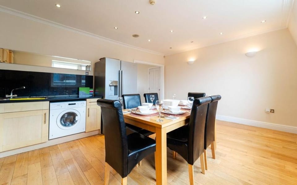 Riverside Penthouse By Chelsea/King's Rd Apartment in City of Westminster