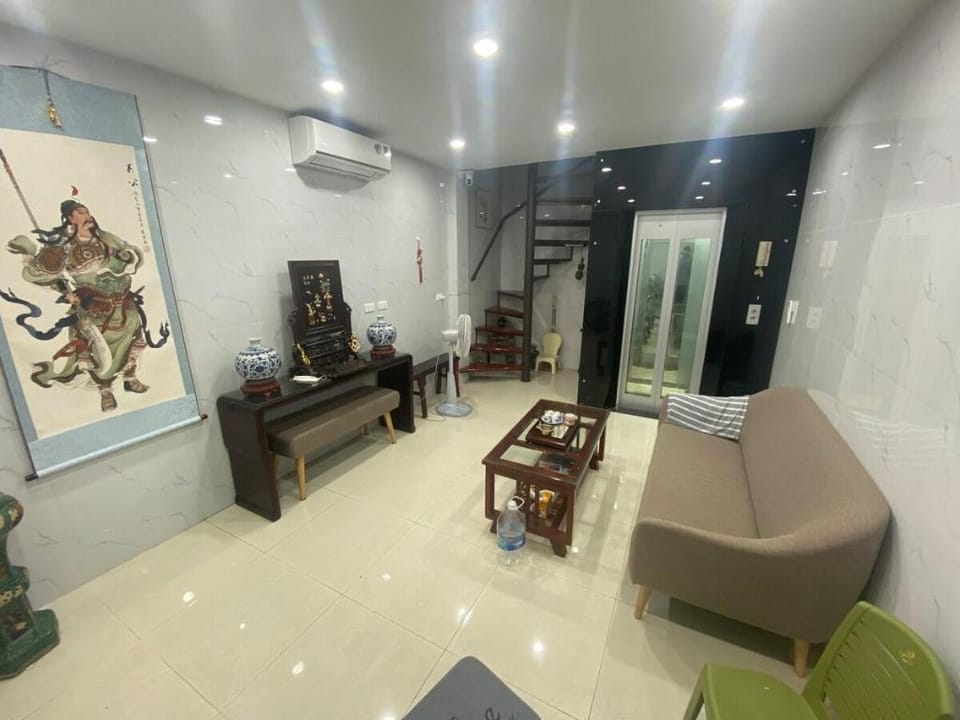 Cozy room | Next to Train street | Elevator indoor Vacation rental in Hanoi