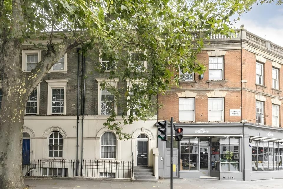 Victorian rooms in the heart of Angel Hotel in London Borough of Islington