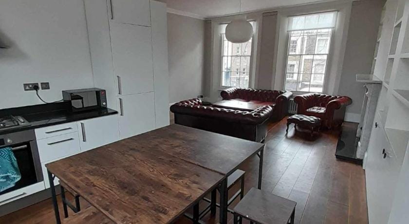 Victorian rooms in the heart of Angel Hotel in London Borough of Islington