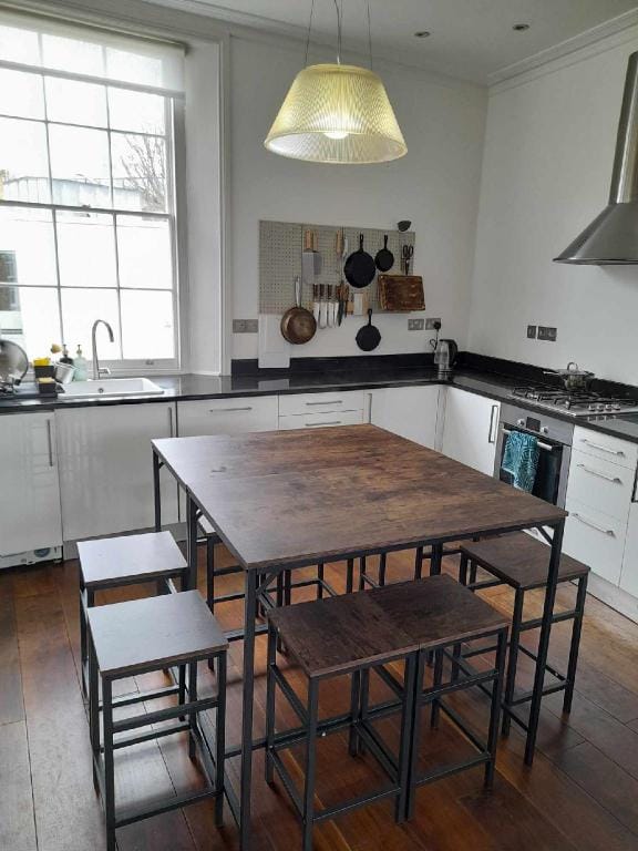 Victorian rooms in the heart of Angel Hotel in London Borough of Islington