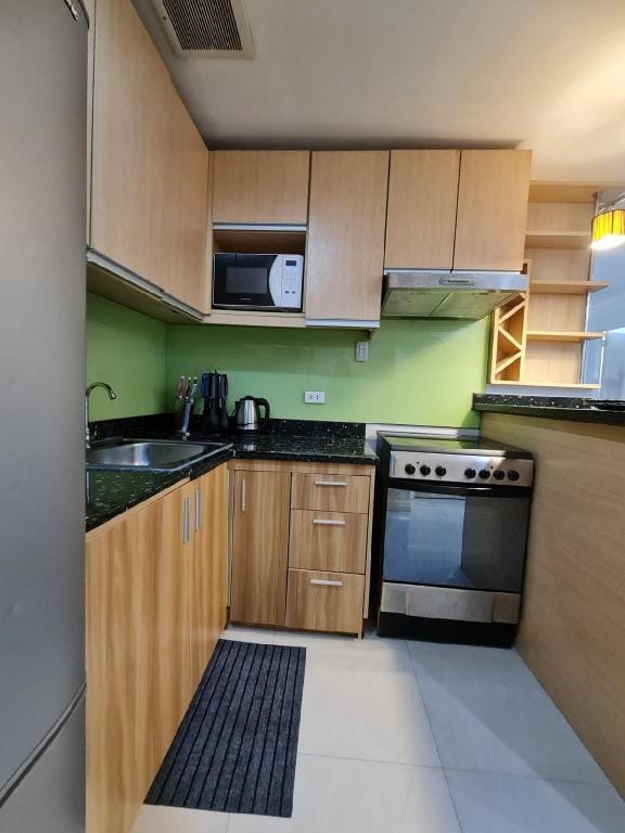 Palm Towers Makati 2BR Unit Vacation rental in Makati
