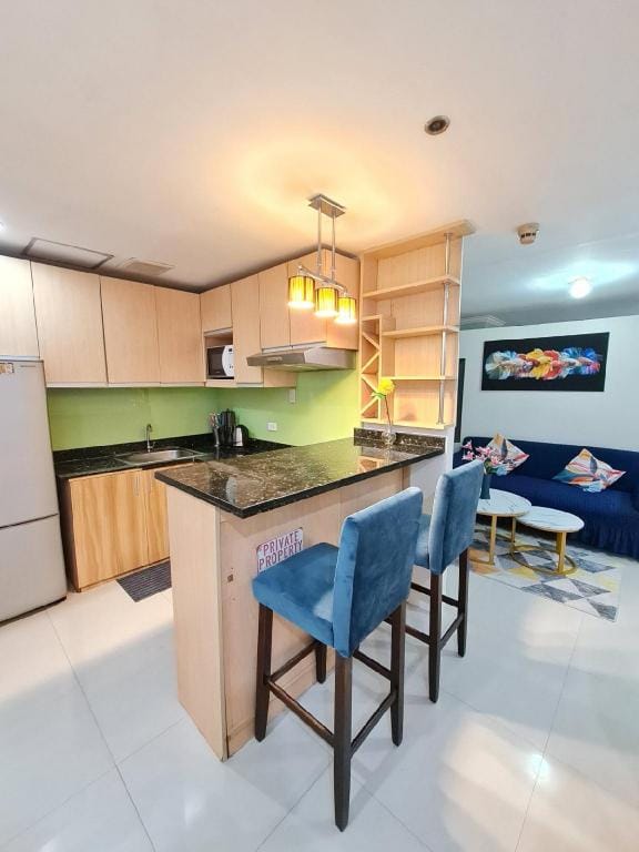 Palm Towers Makati 2BR Unit Vacation rental in Makati