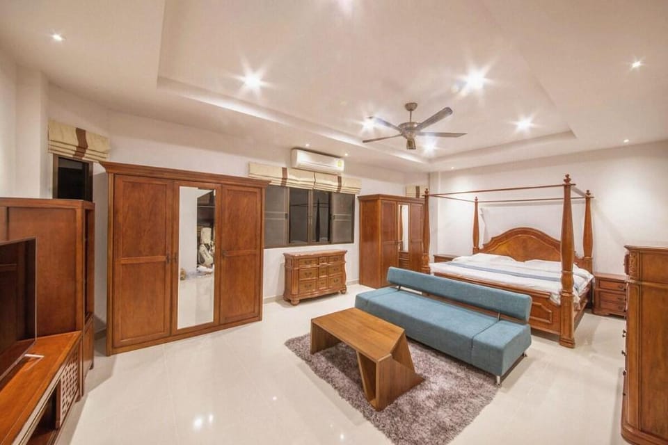 Courtyard Guesthouse Villa in Thailand