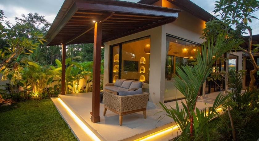 Adi Laxmi Villa Ubud 3BR Hotel in Tampaksiring